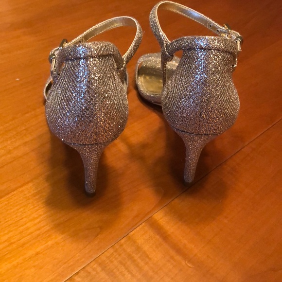 NWOT MICHAEL KORS 6.5 GOLD STILLETOS - Picture 5 of 9